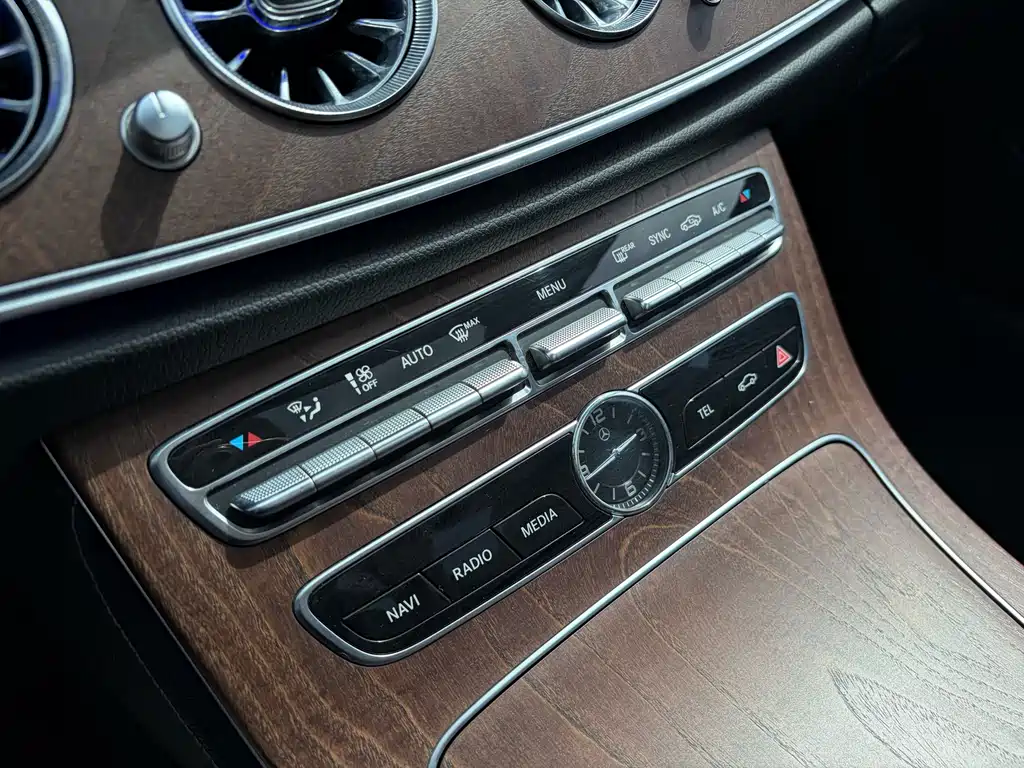 Mercedes-Benz E-Class 2018 — фото 11