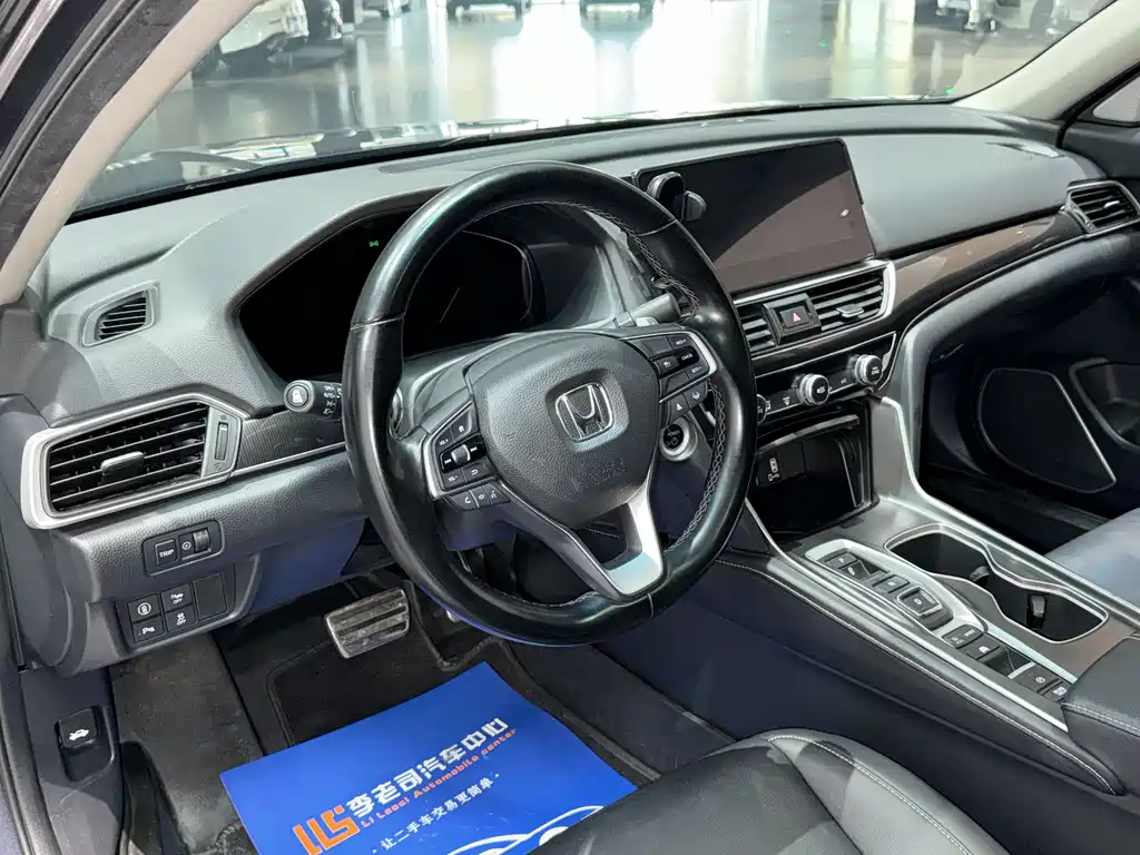 Honda Accord 2022 — фото 15