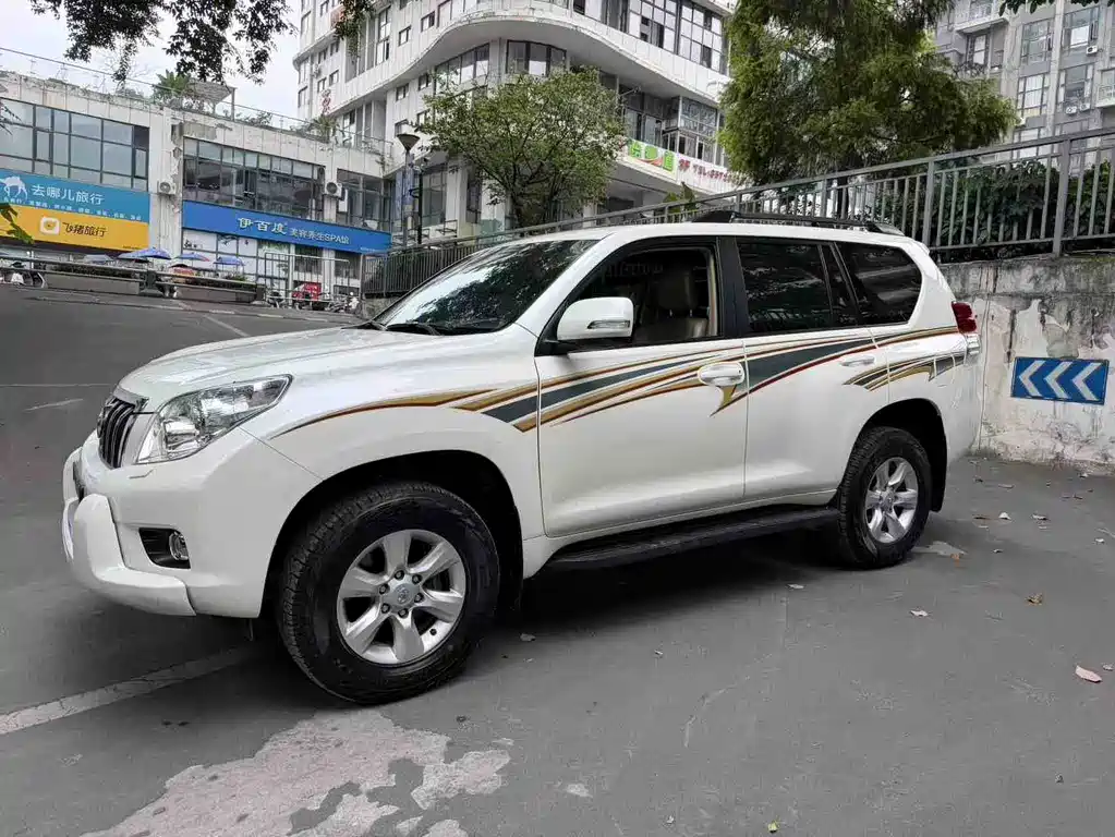 Toyota Prado 2012 — фото 3