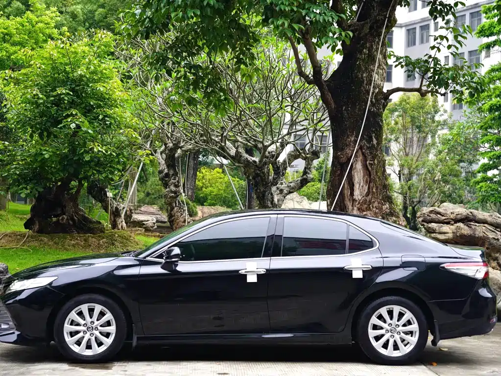Toyota Camry 2020 — фото 11
