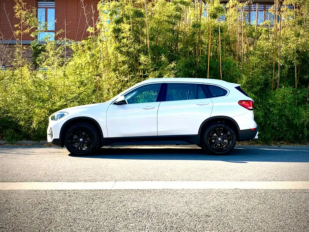 BMW X1 2020 — фото 3