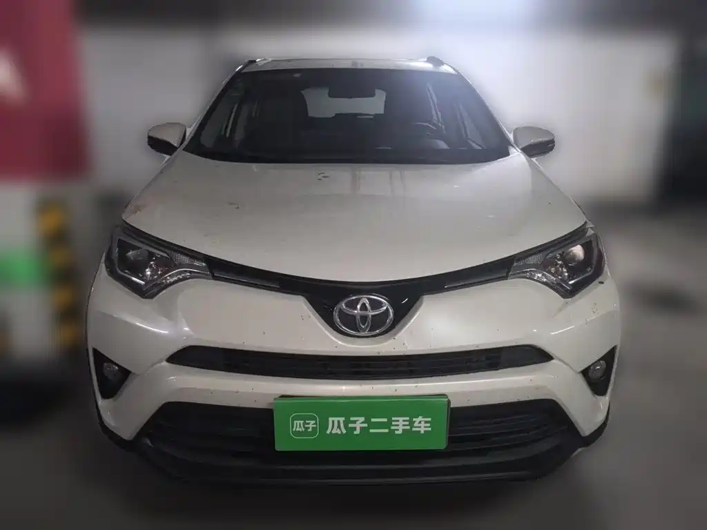 Toyota RAV4 2019 — фото 24