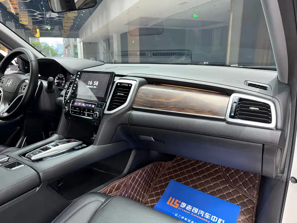 Honda UR-V 2018 — фото 21