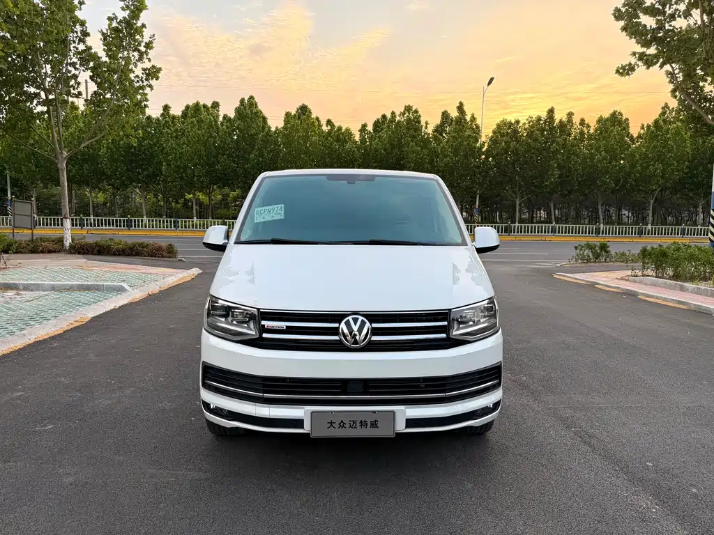 Volkswagen Multivan 2019 — фото 1