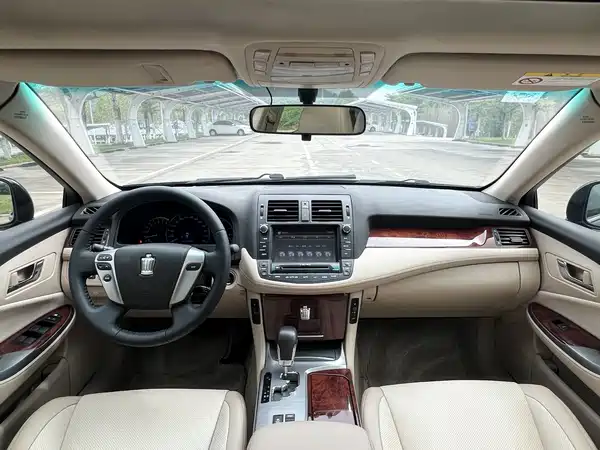 Toyota Crown 2012