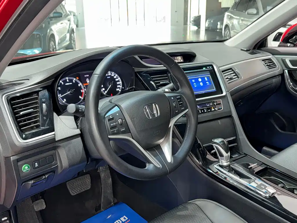 Honda Spirior 2016 — фото 12