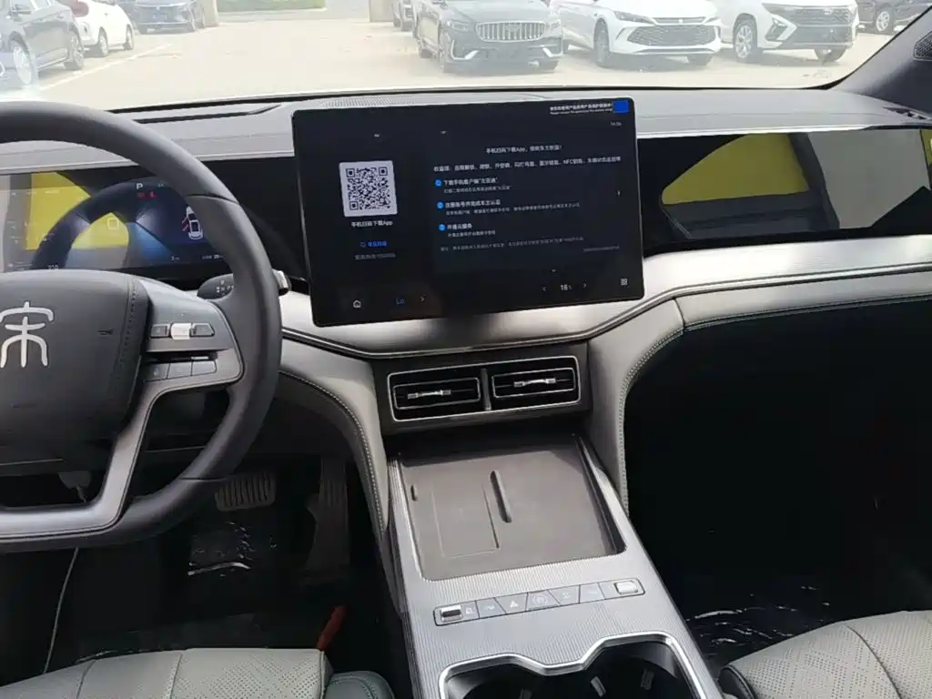 BYD L DM-i 2026 — фото 13