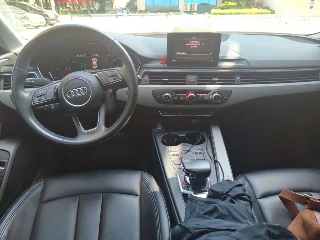Audi A4L 2018 — фото 13