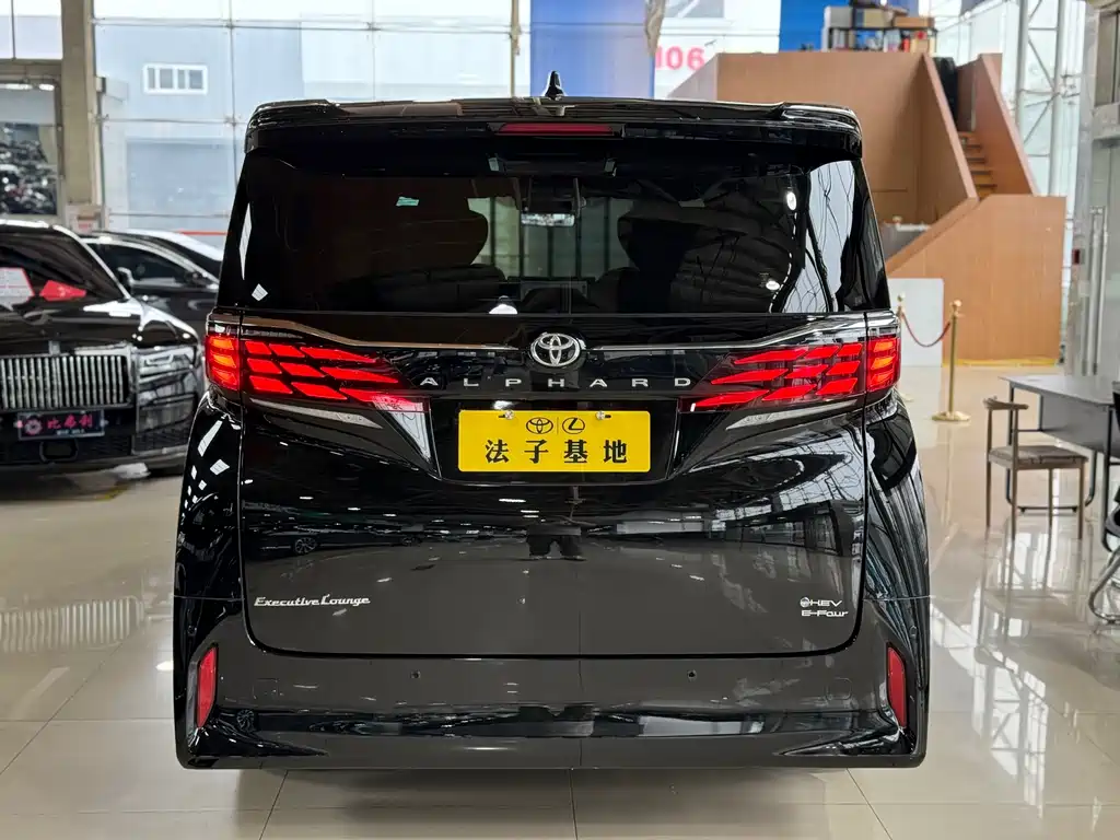 Toyota Alphard 2026 — фото 25