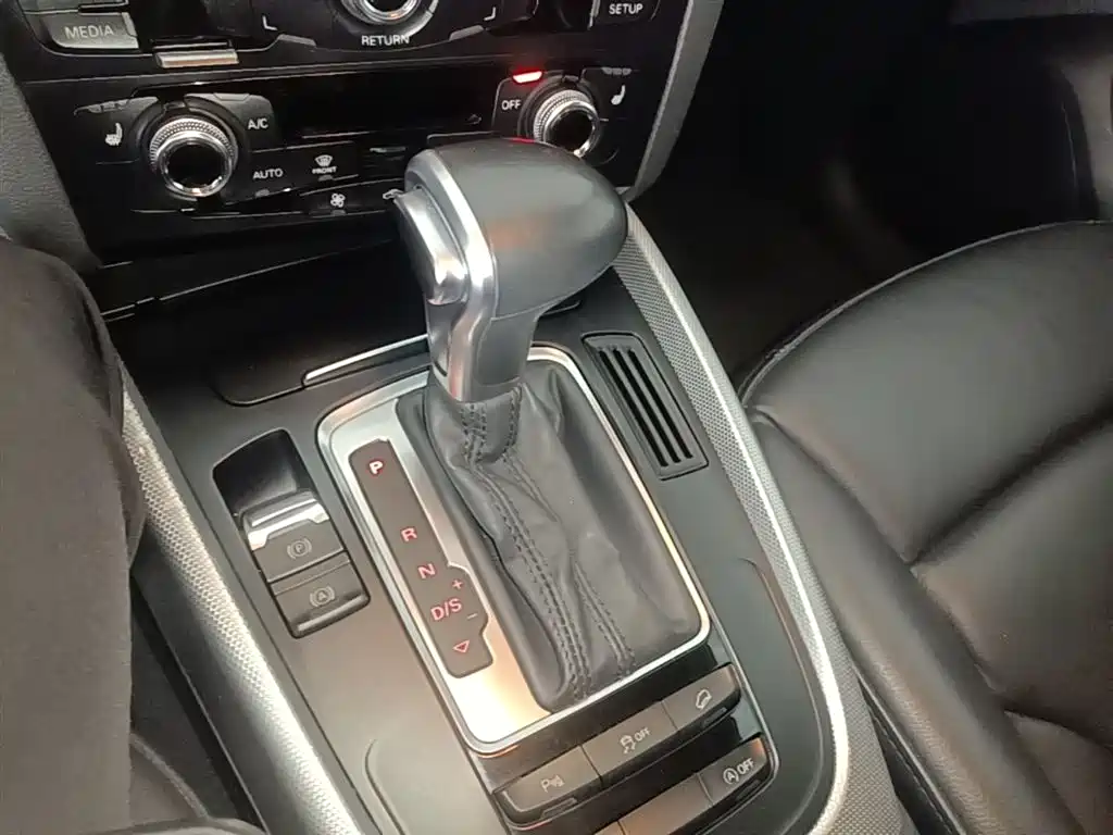 Audi Q5 2015 — фото 14