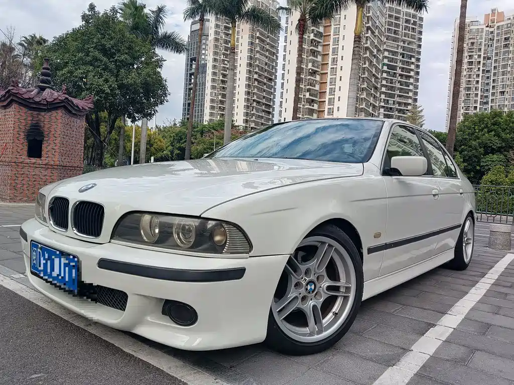 BMW 5 Series 2001 — фото 1