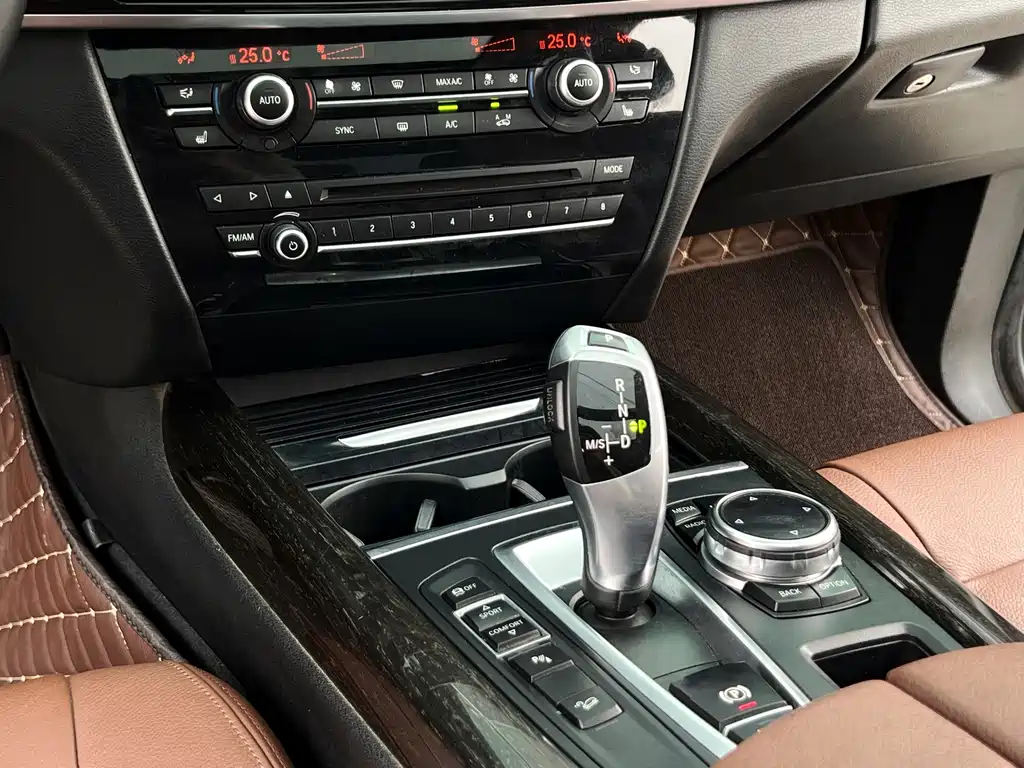BMW X5 2015 — фото 18