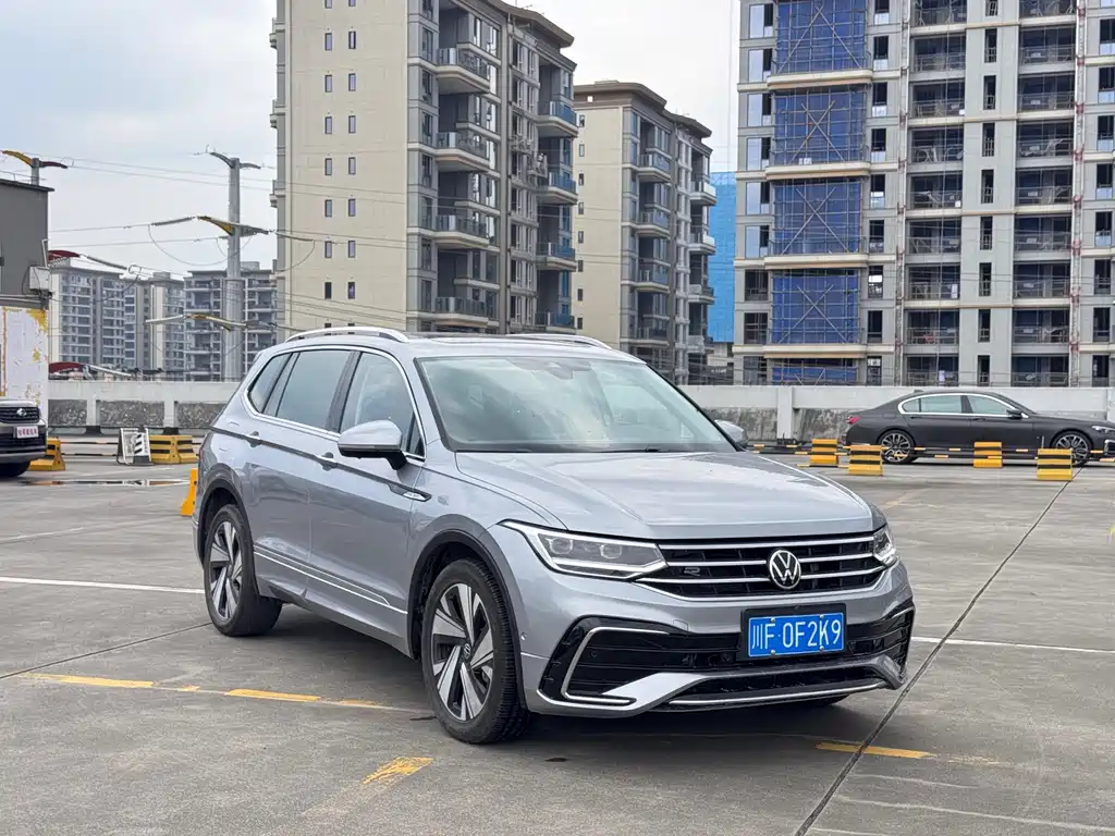 Volkswagen Tiguan L 2023 — фото 3