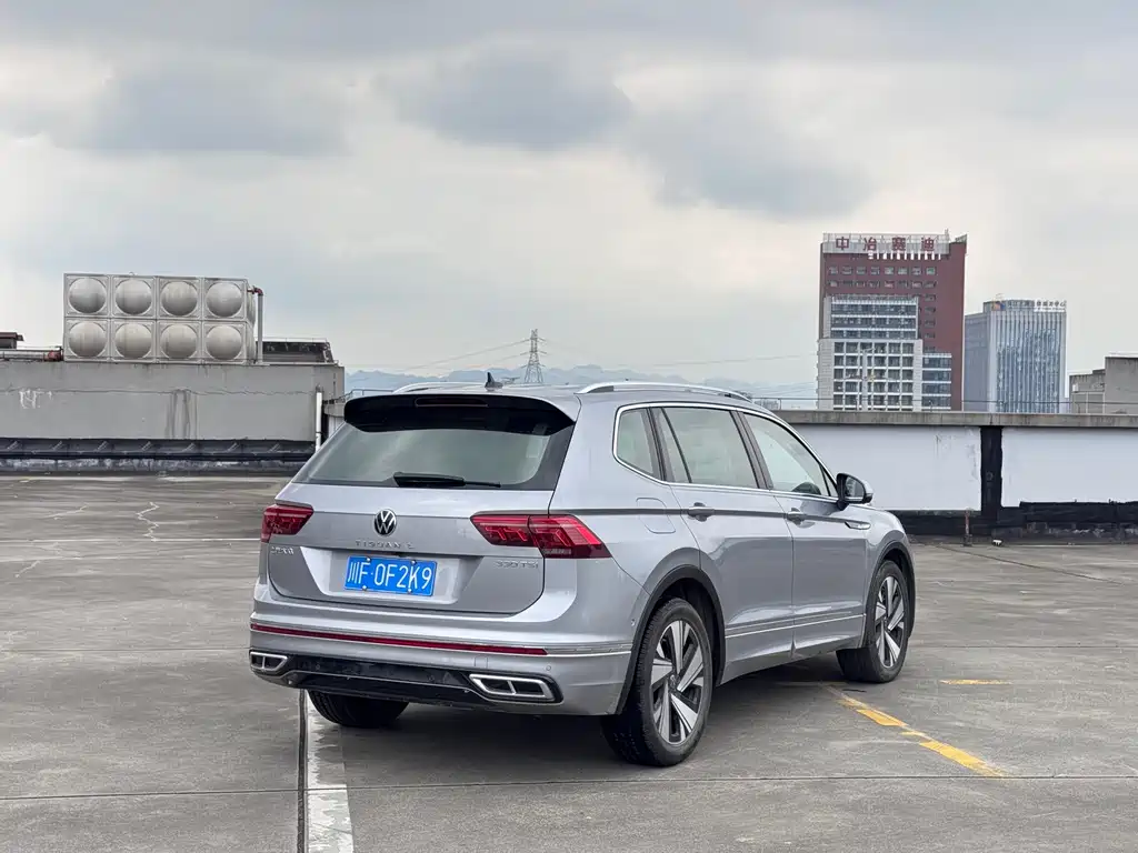 Volkswagen Tiguan L 2023 — фото 4