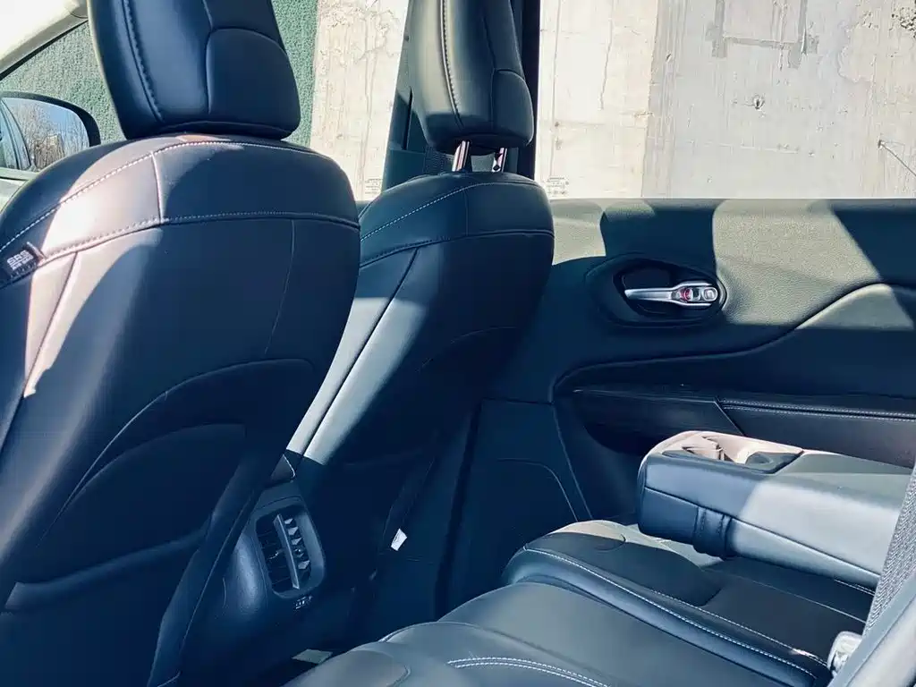 Jeep Cherokee 2016
