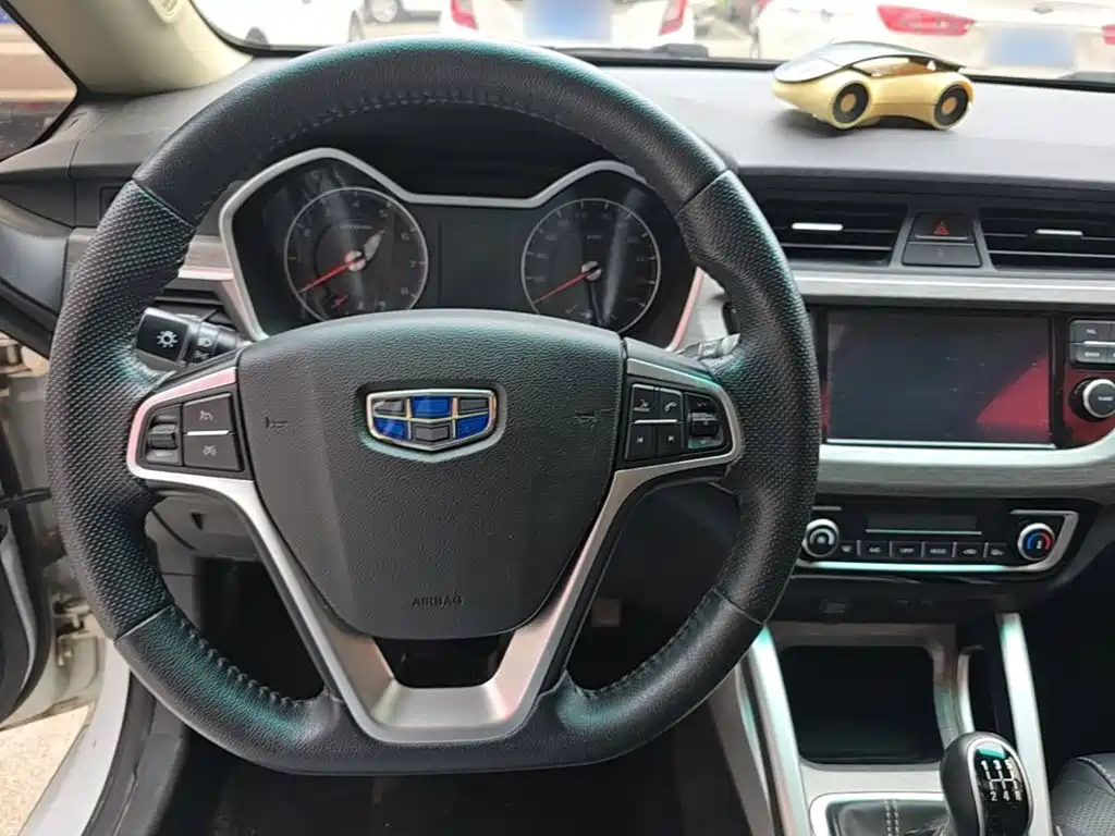 Geely Vision X3 2019 — фото 11