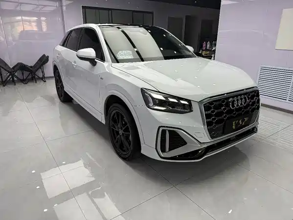 Audi Q2L 2023