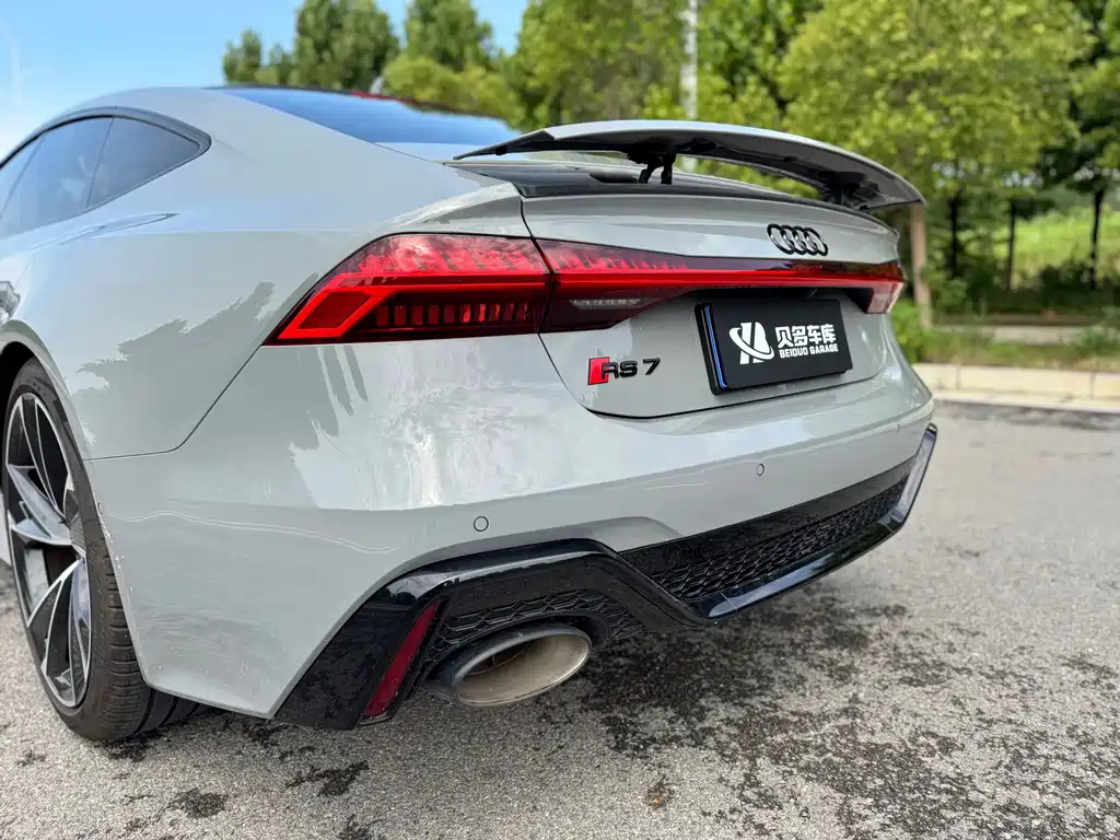 Audi RS 7 2021 — фото 11
