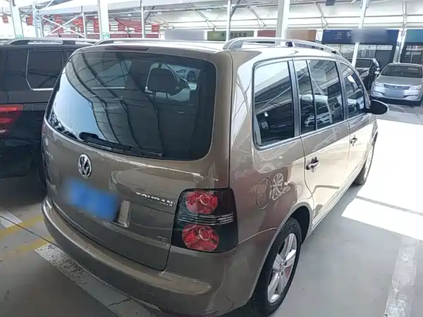 Volkswagen Touran 2016