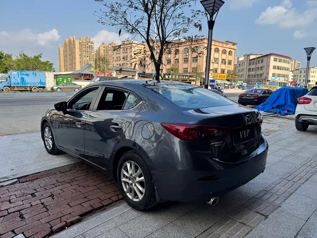 Mazda 3 Axela 2019 — фото 12