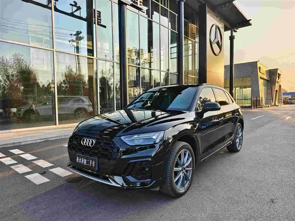 Audi Q5L 2025 — фото 1