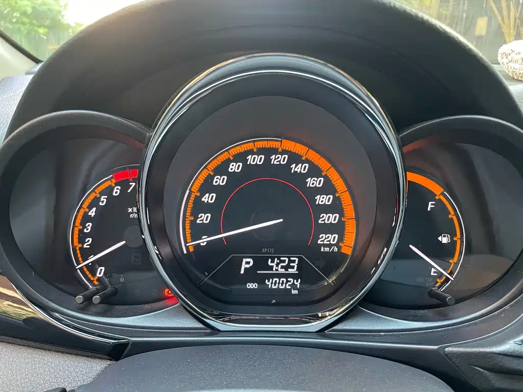Toyota Yaris L 2022 — фото 10