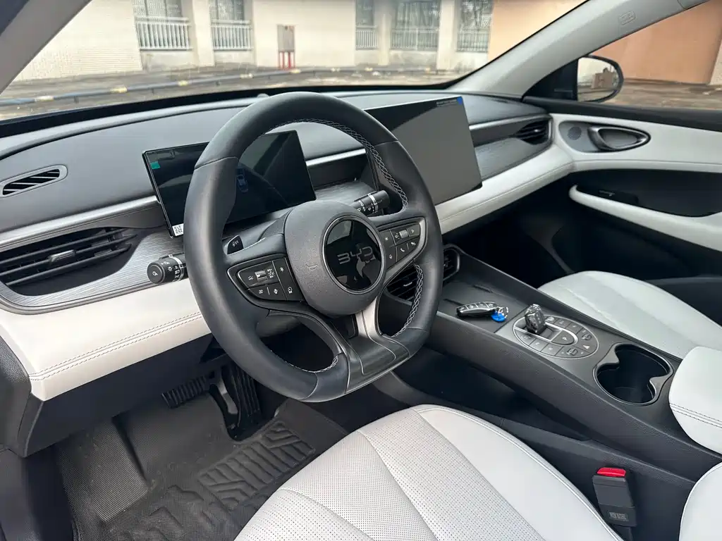 BYD Seal 05 DM-i 2025 — фото 10
