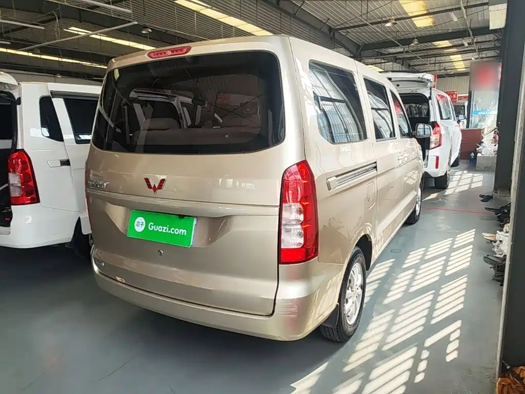 Wuling Hongguang V 2020 — фото 7