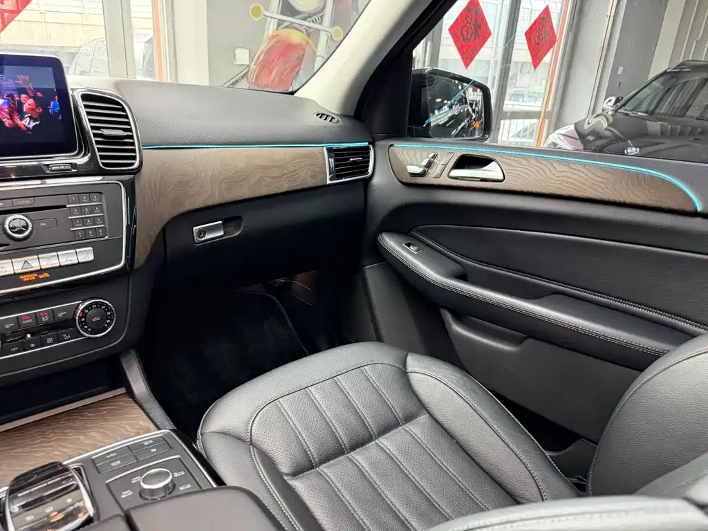 Mercedes-Benz GLE 2015 — фото 17