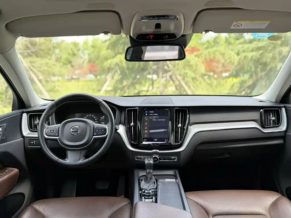 Volvo XC60 2020 — фото 22