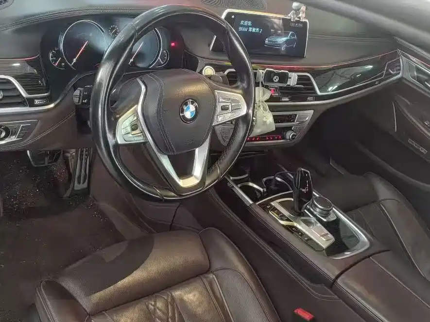 BMW 7 Series 2018 — фото 4