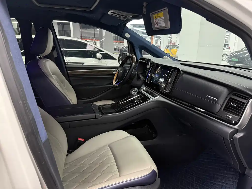 GAC Motor Trumpchi M8 2022 — фото 4