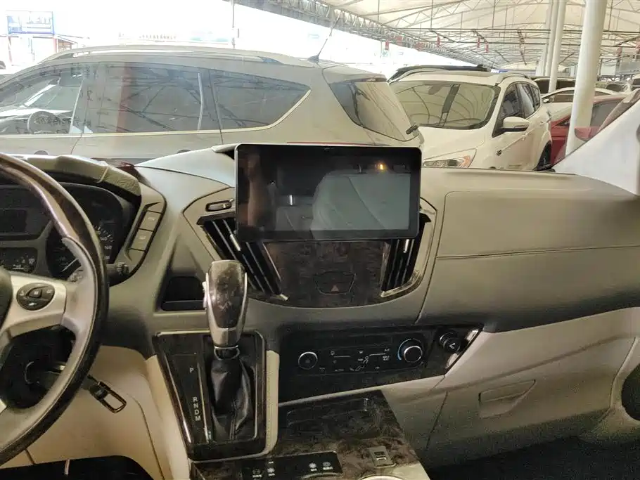 Ford Tourneo 2023 — фото 13