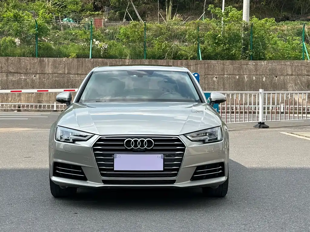 Audi A4L 2018 — фото 2