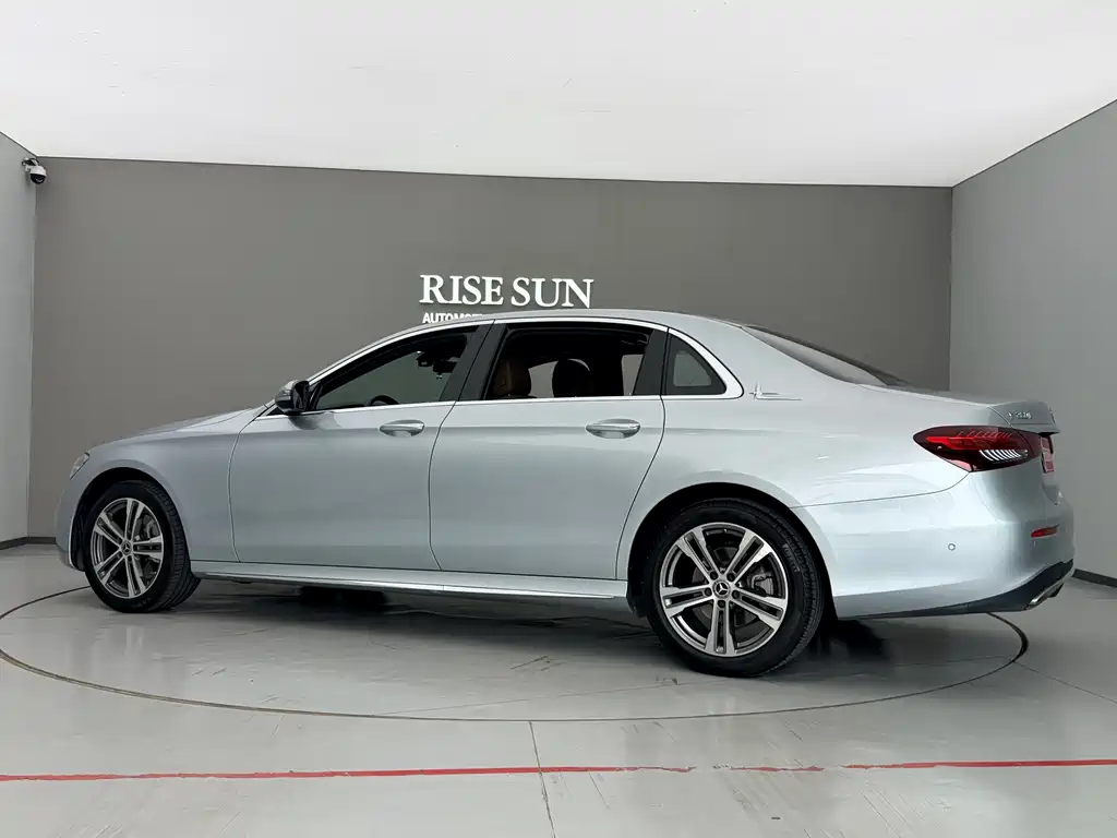 Mercedes-Benz E-Class 2023 — фото 24