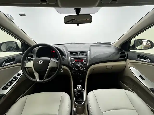 Hyundai Verna 2015 — фото 5