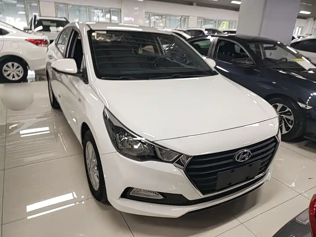 Hyundai Verna 2017 — фото 4