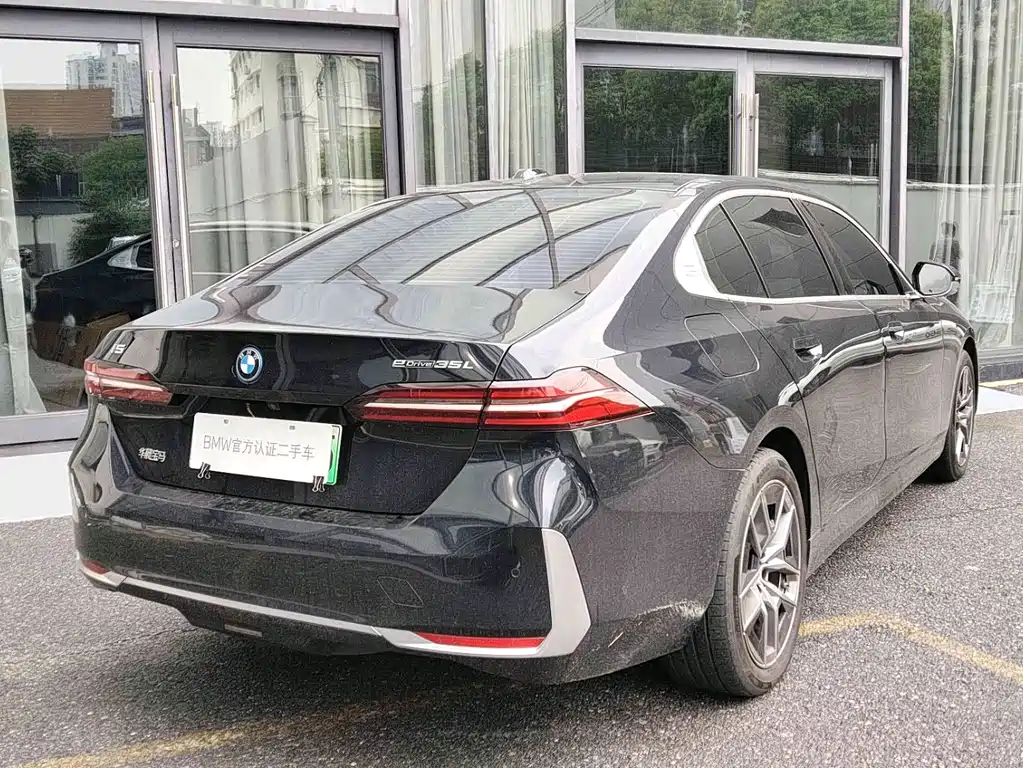 BMW i5 2025 — фото 14