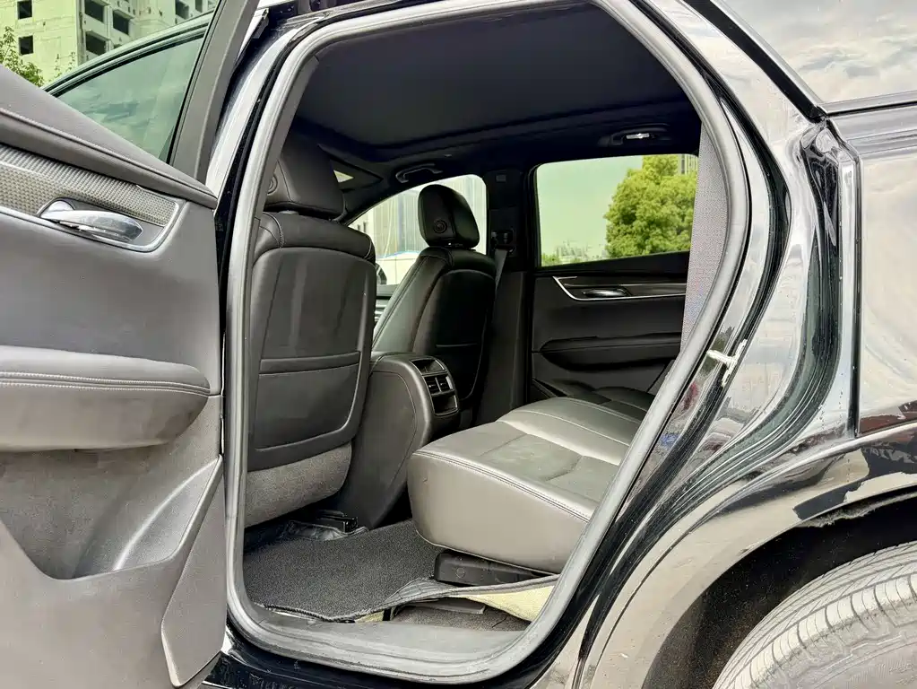 Cadillac XT5 2023 — фото 13