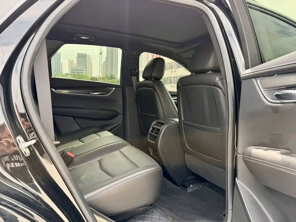 Cadillac XT5 2023 — фото 16