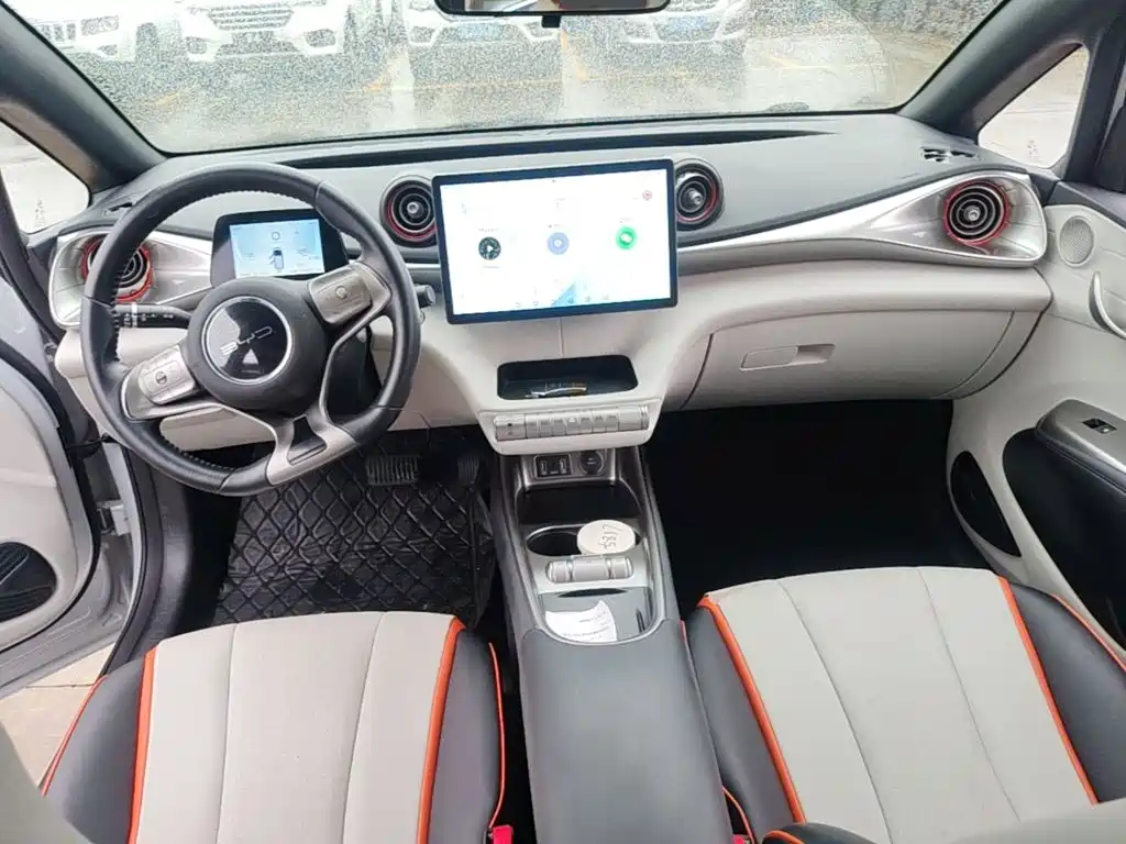 BYD Dolphin 2022 — фото 10