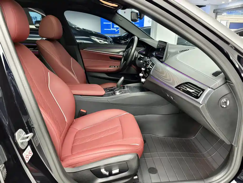 BMW 5 Series 2023 — фото 12