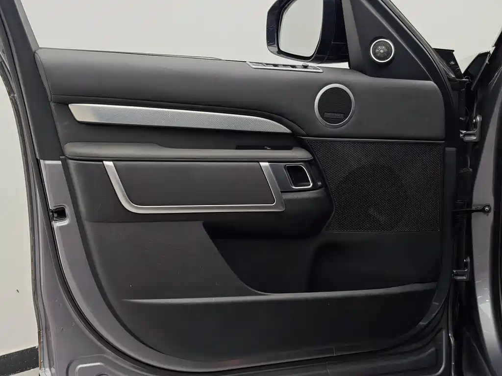 Land Rover Discovery 2020
