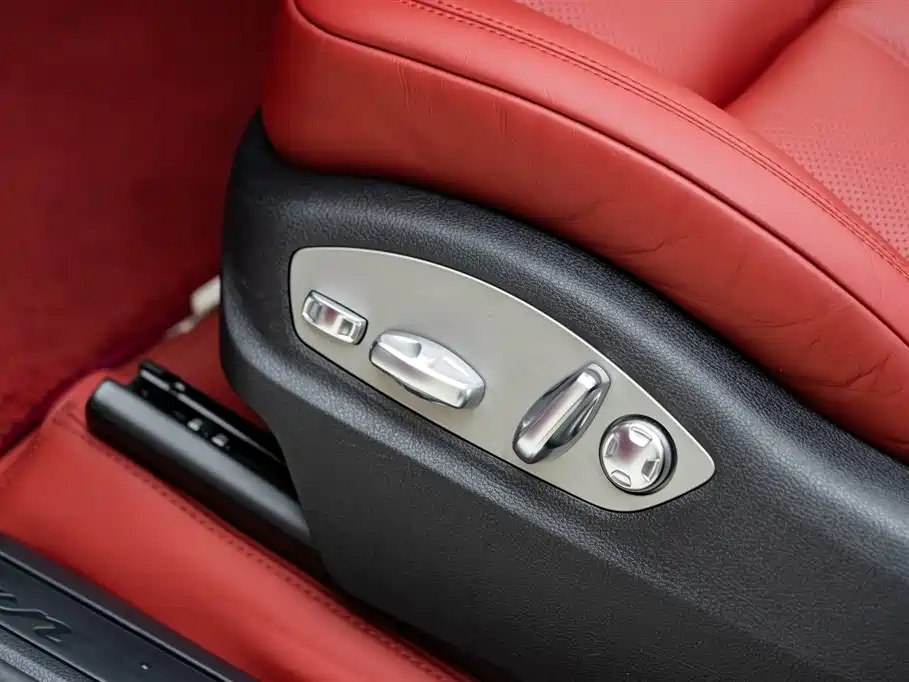 Porsche Macan 2023 — фото 17