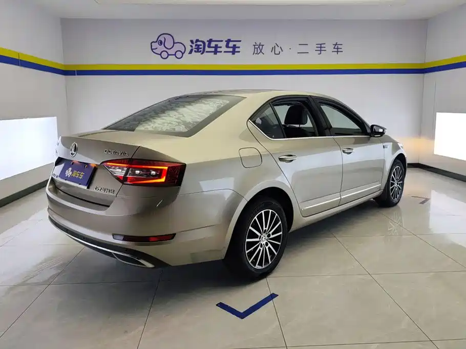 Skoda Octavia 2019 — фото 3