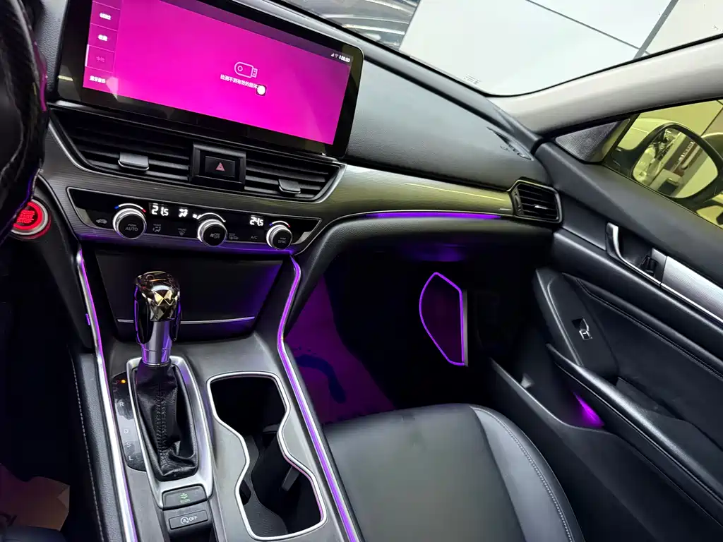 Honda Accord 2019 — фото 6