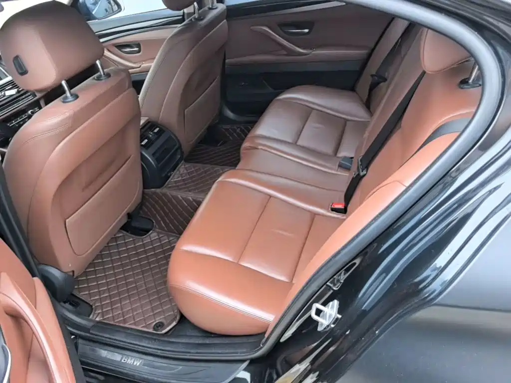 BMW 5 Series 2015 — фото 17