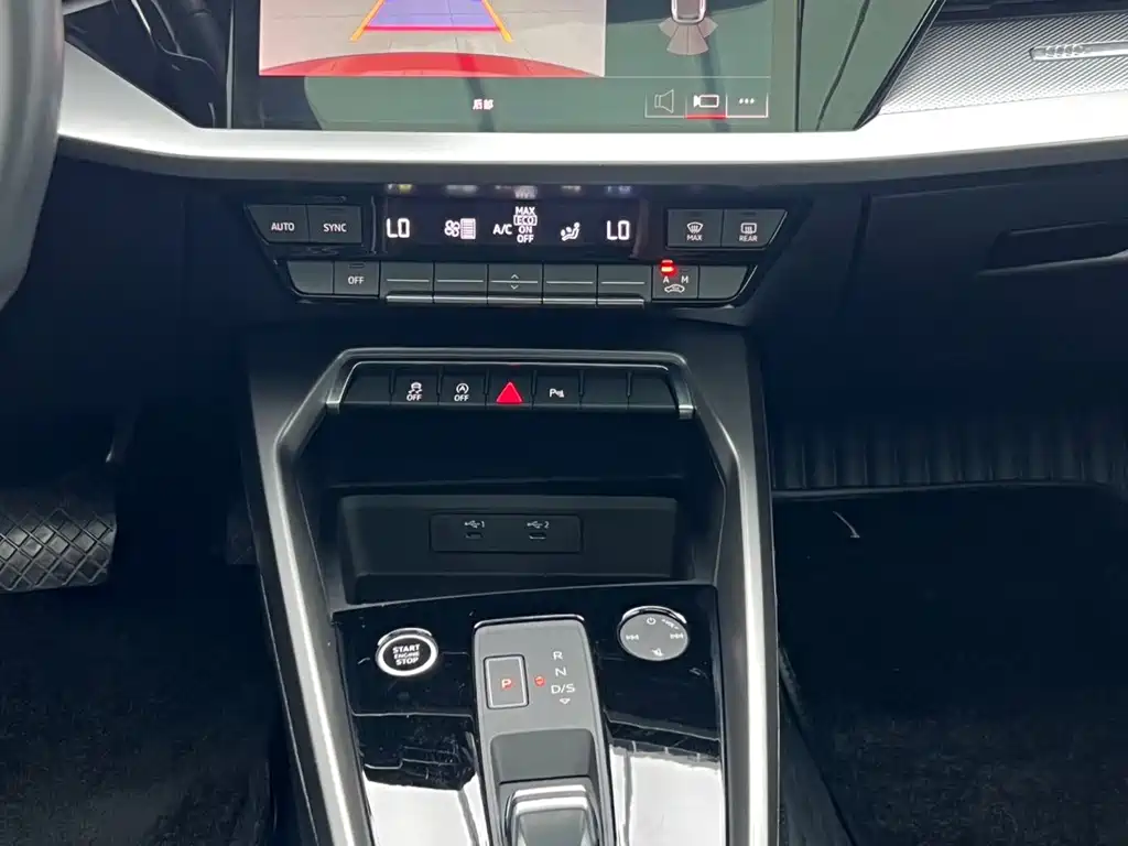 Audi A3 2023 — фото 18