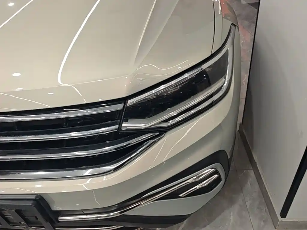 Volkswagen Tiguan L 2021 — фото 24