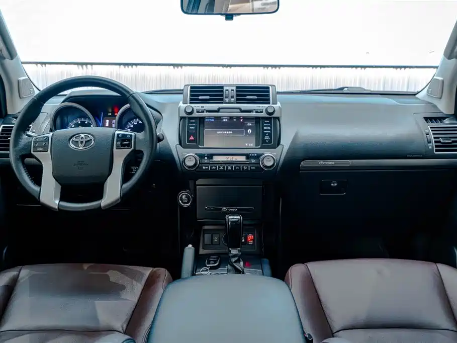Toyota Prado 2016 — фото 13